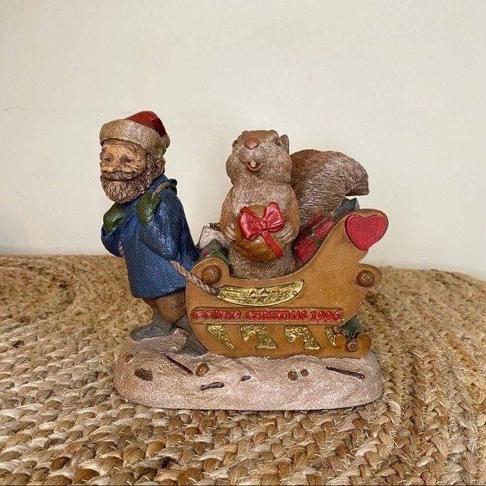 Tom Clark Gnome 1996 Cairn Christmas Sled Squirrel Resin Figurine Cairn Studios